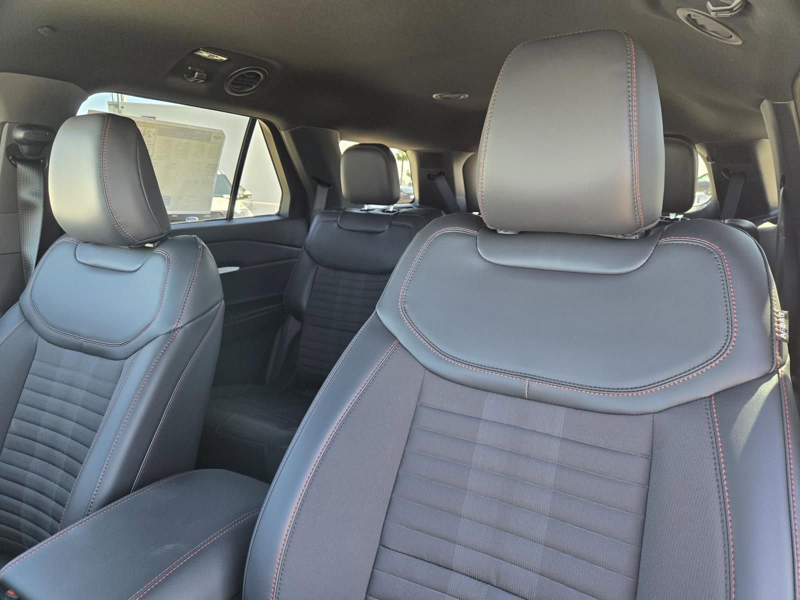 New 2026 Ford Explorer ST-Line w/ ST-Line Street Pack image 25