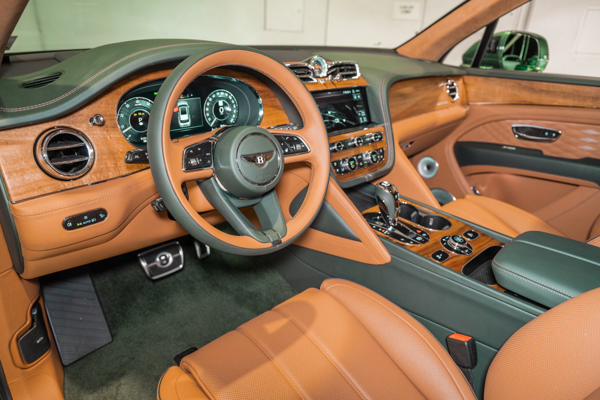 New 2025 Bentley Bentayga image 18