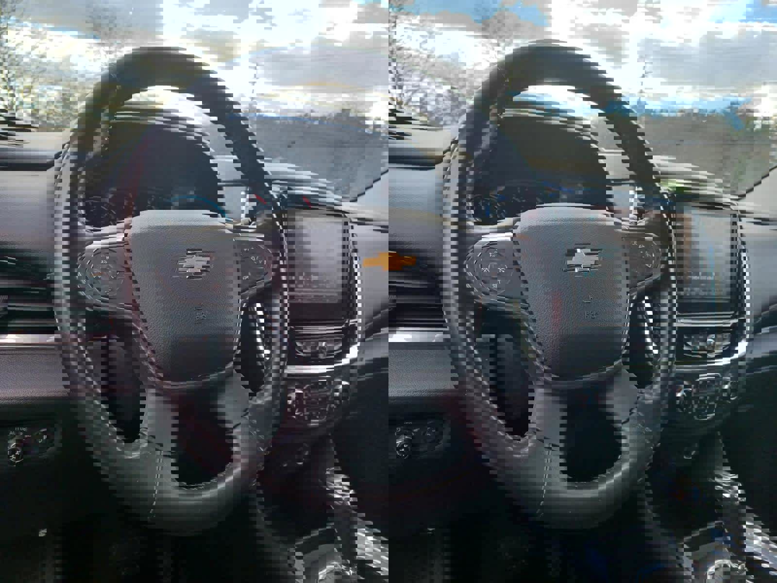 Used 2018 Chevrolet Traverse LT image 8