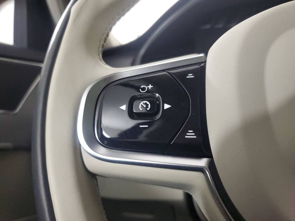Certified 2025 Volvo XC90 B5 Core w/ Protection Package AWD/4WD image 24