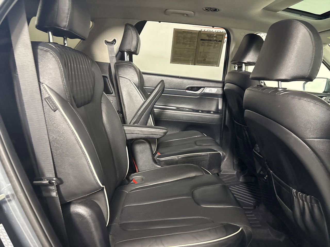 Used 2023 Hyundai Palisade Limited w/ Cargo Package image 30