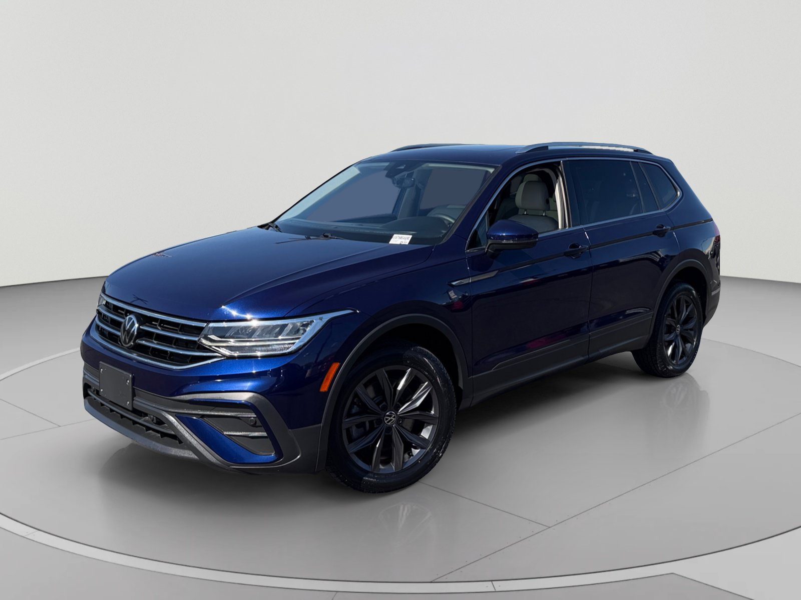 Used 2022 Volkswagen Tiguan SE w/ Panoramic Sunroof Package
