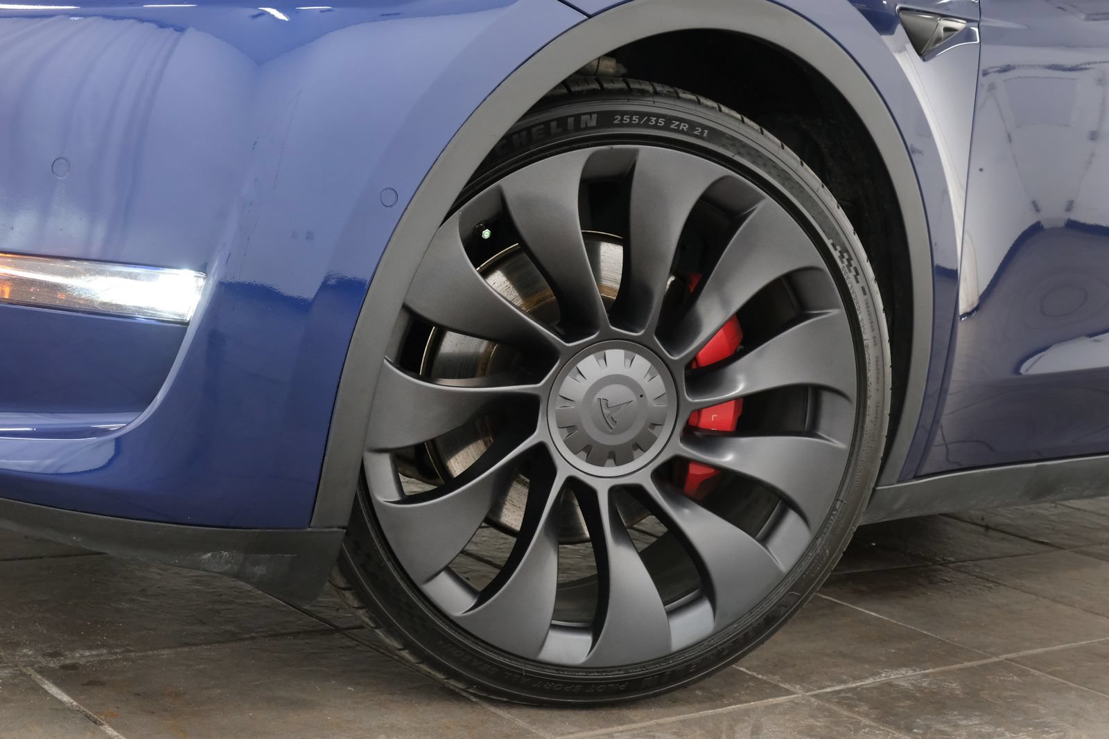 Used 2022 Tesla Model Y Performance AWD/4WD image 2