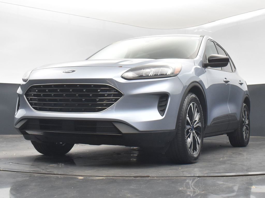 Used 2022 Ford Escape SE w/ SE Sport Appearance Package image 20