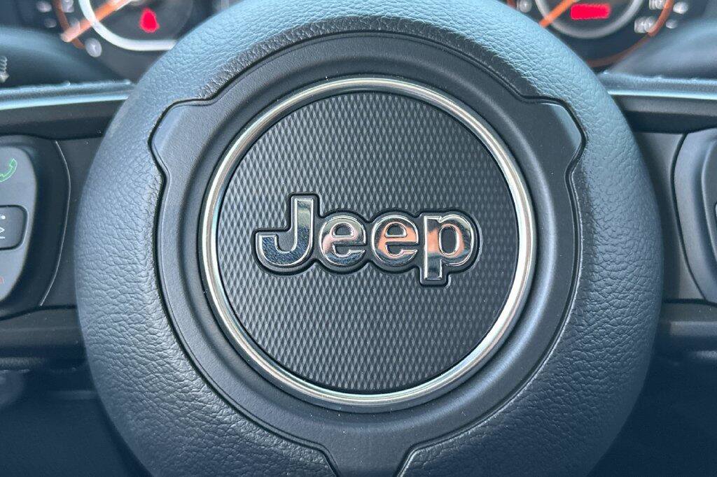 New 2026 Jeep Gladiator Rubicon w/ Safety Group AWD/4WD image 27