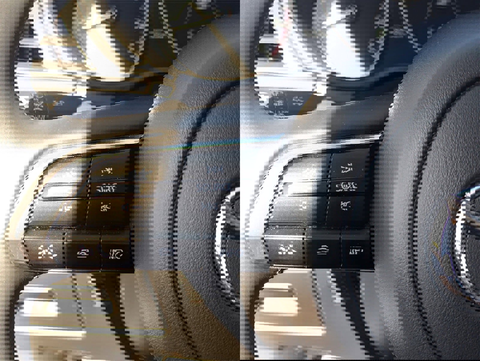 Used 2025 MAZDA MAZDA3 s image 25