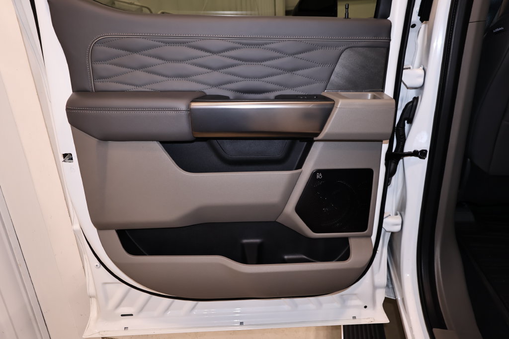 Certified 2025 Ford F350 Platinum w/ Platinum Plus Package AWD/4WD image 16