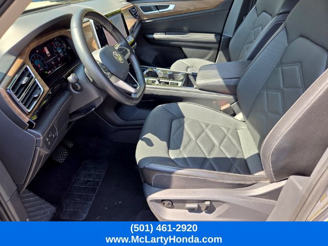 Used 2025 Volkswagen Atlas SE AWD/4WD image 9