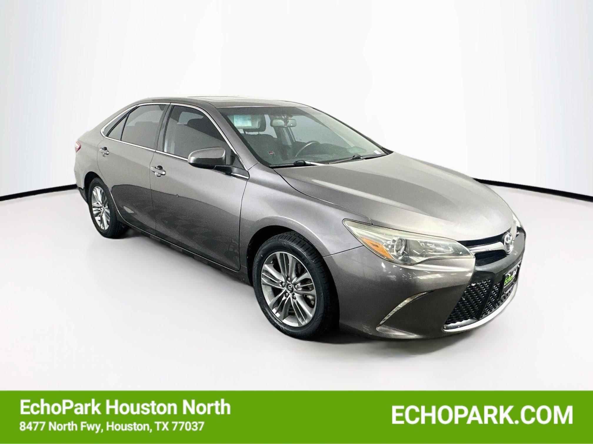 Used 2016 Toyota Camry SE w/ Moonroof Package