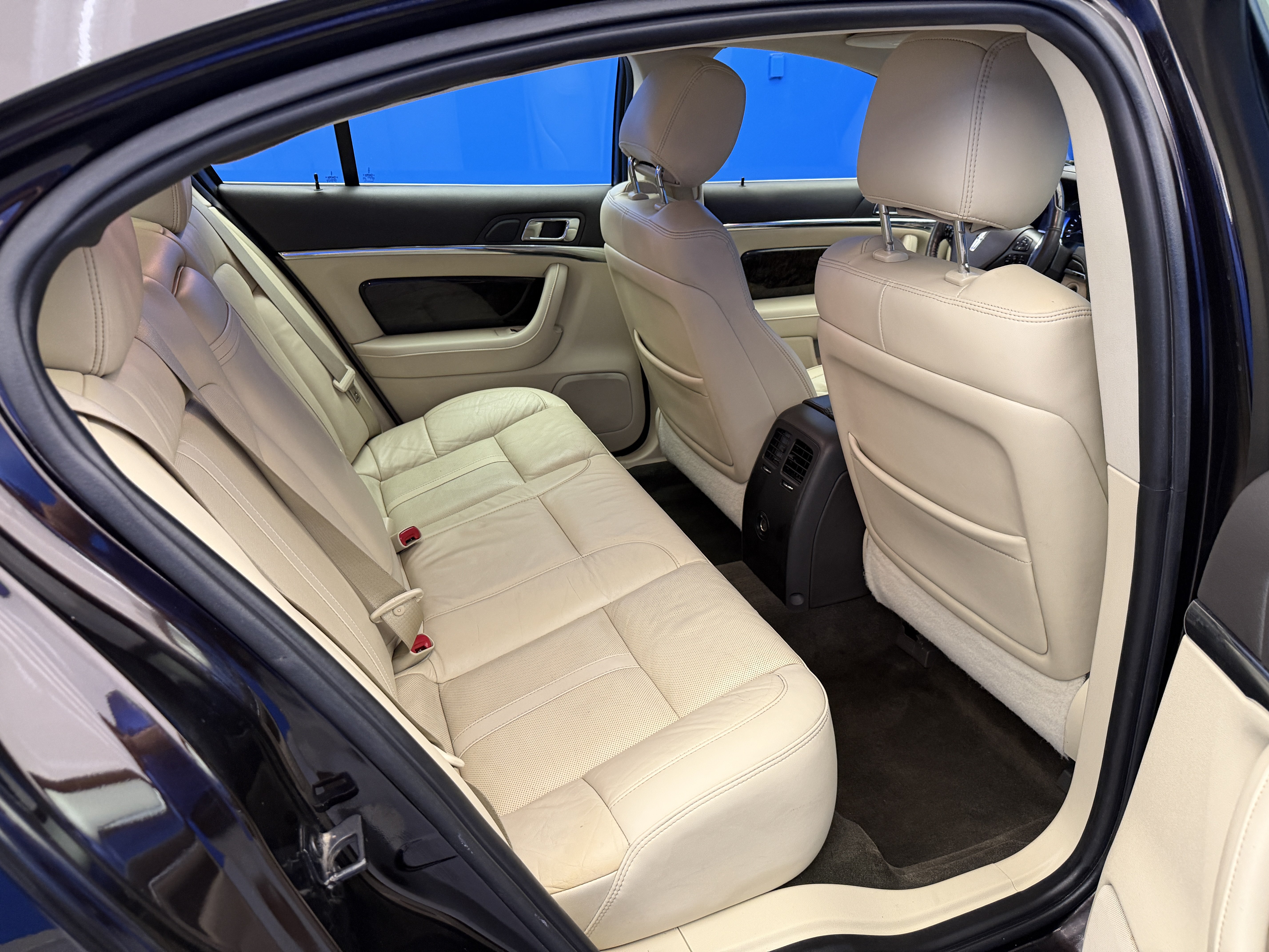 Used 2014 Lincoln MKS w/ Equipment Group 101A FWD image 26