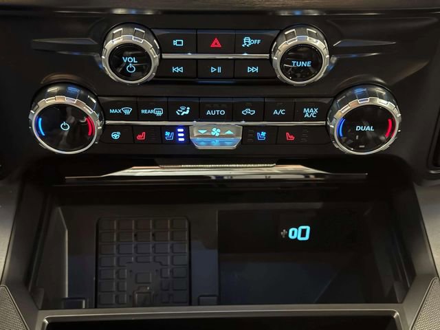Used 2026 Ford F250 Lariat w/ FX4 Off-Road Package AWD/4WD image 24