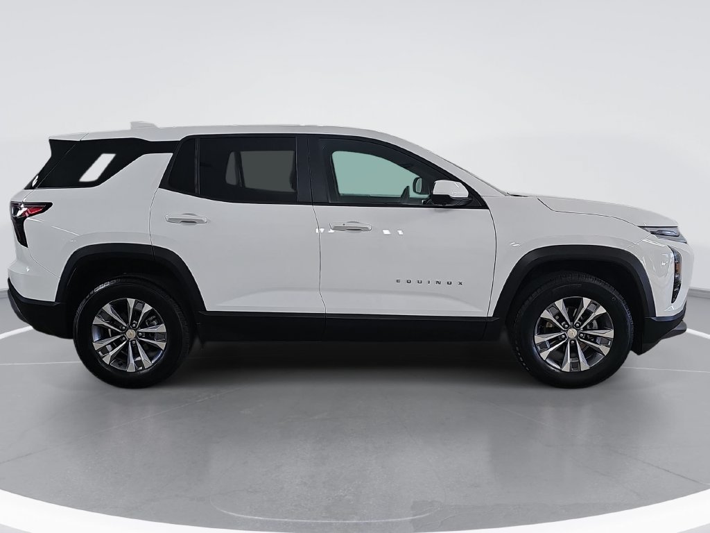 Certified 2025 Chevrolet Equinox LT w/ Safety and Technology Package AWD/4WD image 2