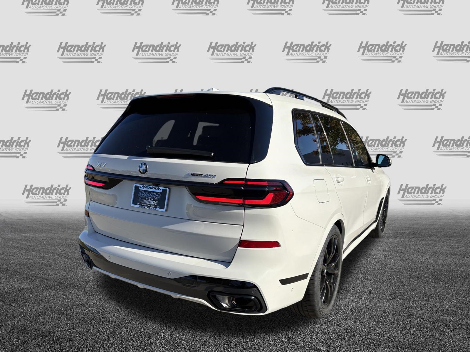 Used 2026 BMW X7 xDrive40i w/ M Sport Package AWD/4WD image 9