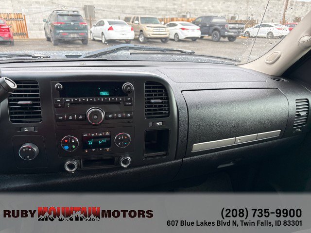 Used 2007 GMC Sierra 2500 SLE w/ Z71 Off-Road Package image 16