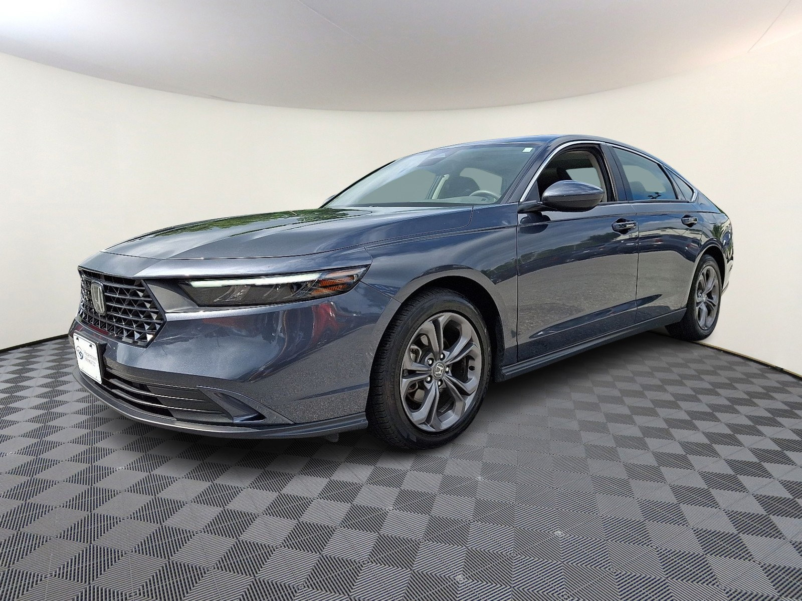 Used 2024 Honda Accord EX image 3