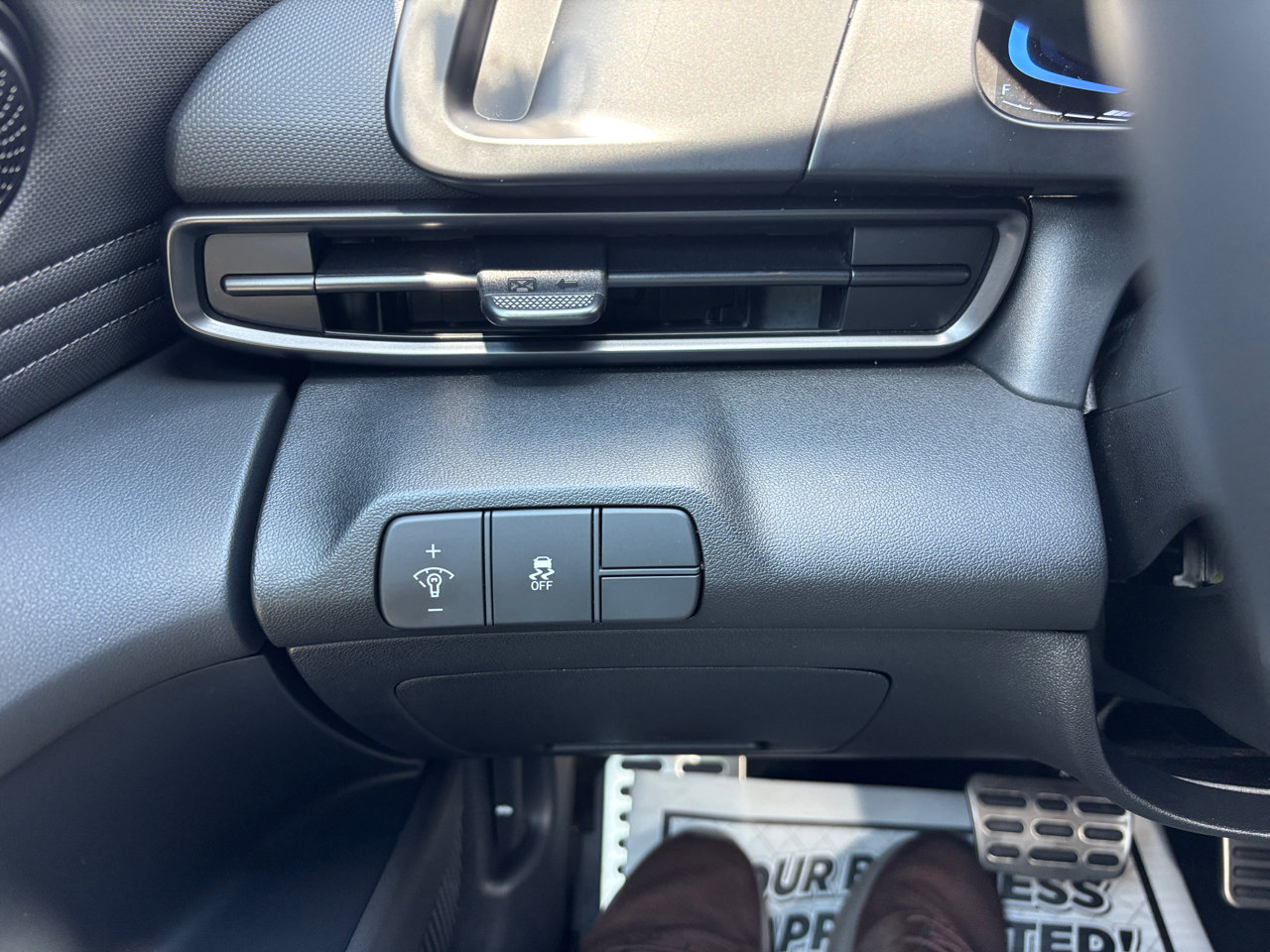 Used 2025 Hyundai Elantra Sport image 12