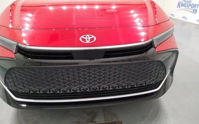 Used 2023 Toyota Crown Limited image 9