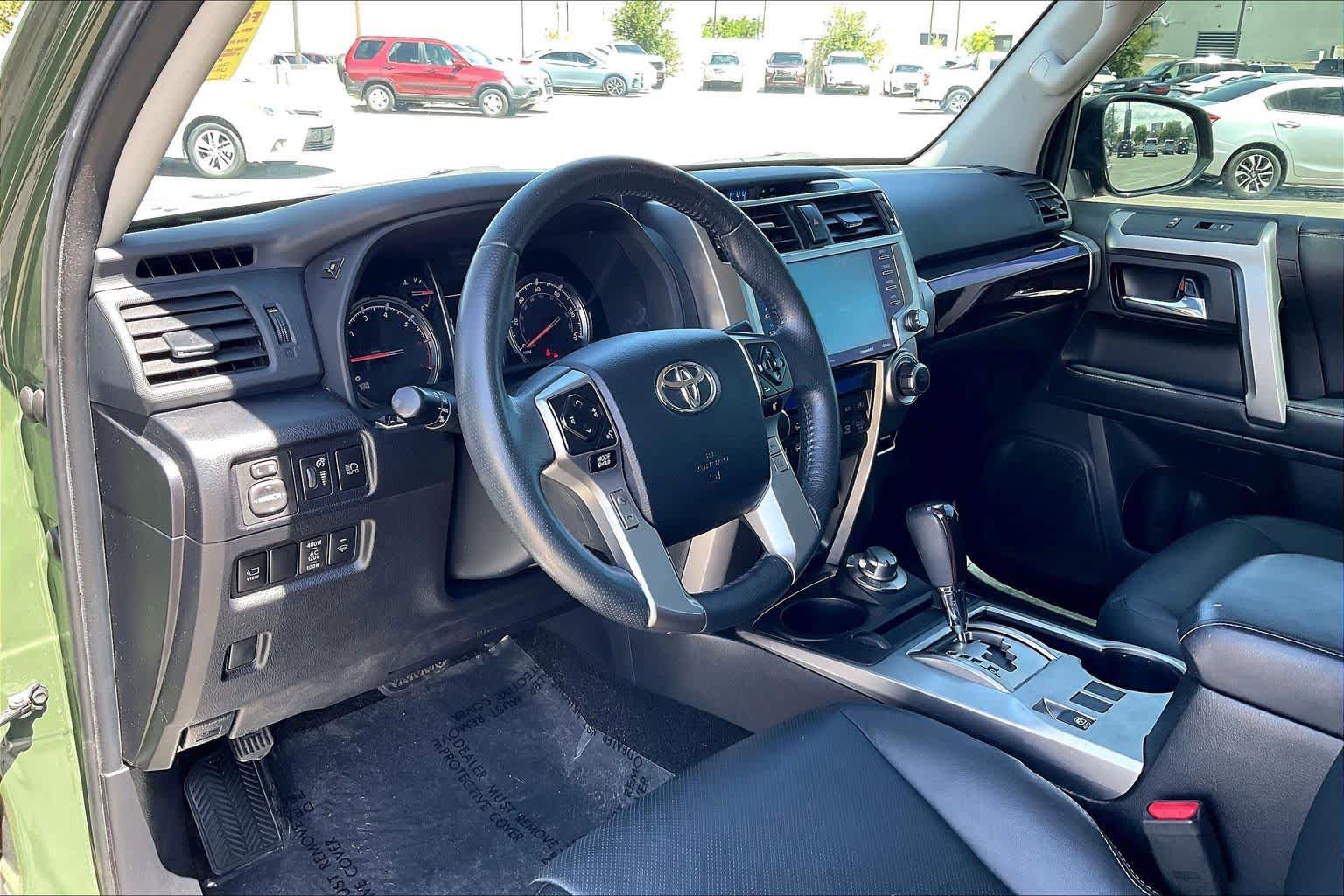 Used 2022 Toyota 4Runner Limited AWD/4WD image 17