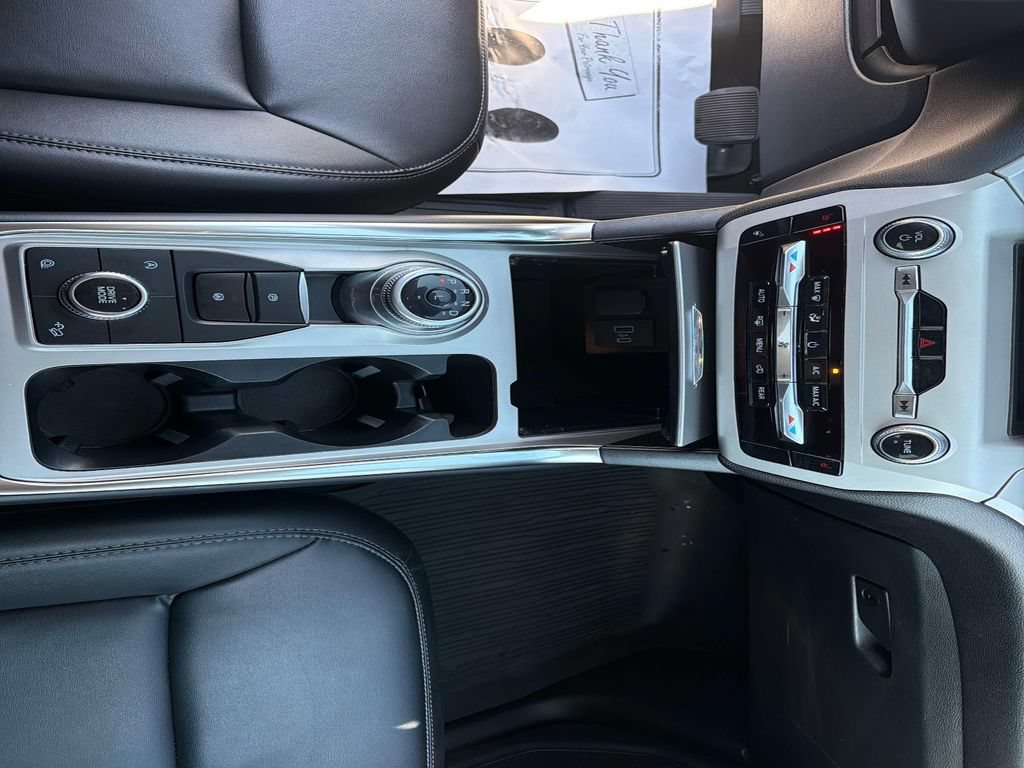 Used 2023 Ford Explorer XLT w/ Equipment Group 202A AWD/4WD image 28