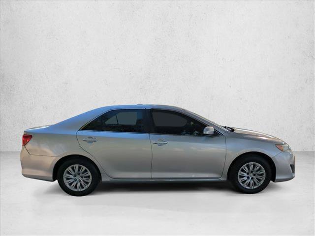 Used 2014 Toyota Camry LE FWD image 4