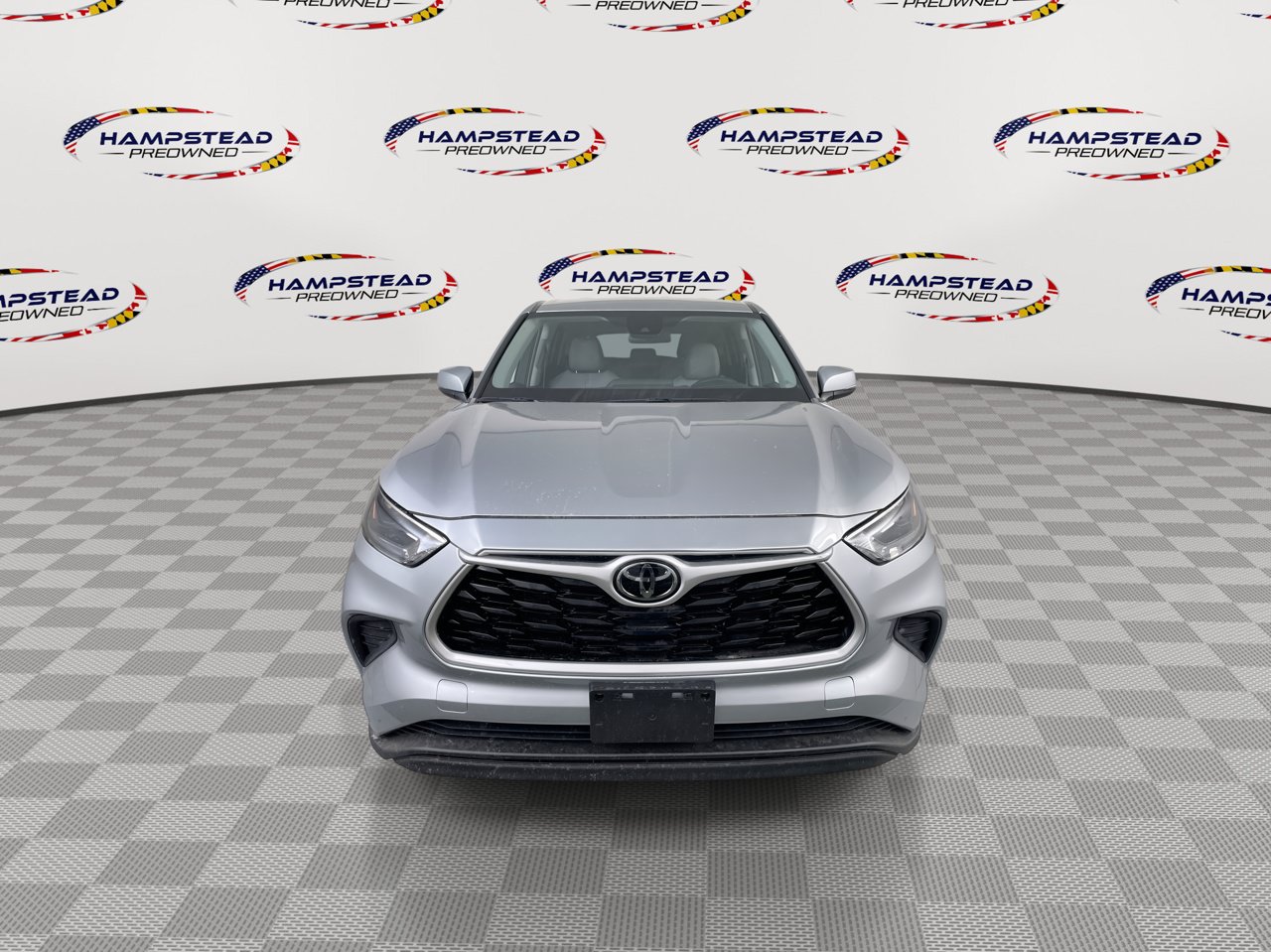 Used 2023 Toyota Highlander L AWD/4WD image 3
