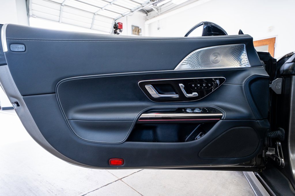 Used 2023 Mercedes-Benz SL 55 AMG 4MATIC image 35