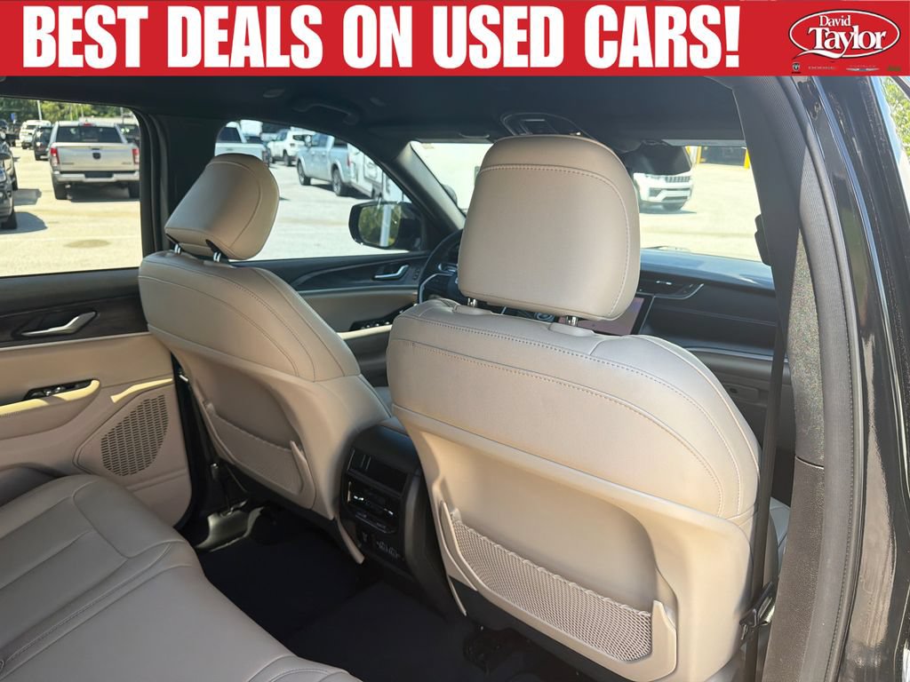 Used 2023 Jeep Grand Cherokee Limited AWD/4WD image 36