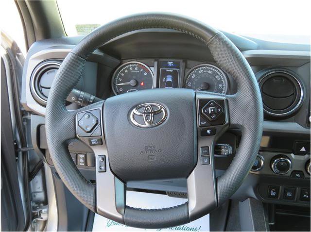 Used 2023 Toyota Tacoma TRD Off-Road w/ Technology Package AWD/4WD image 11