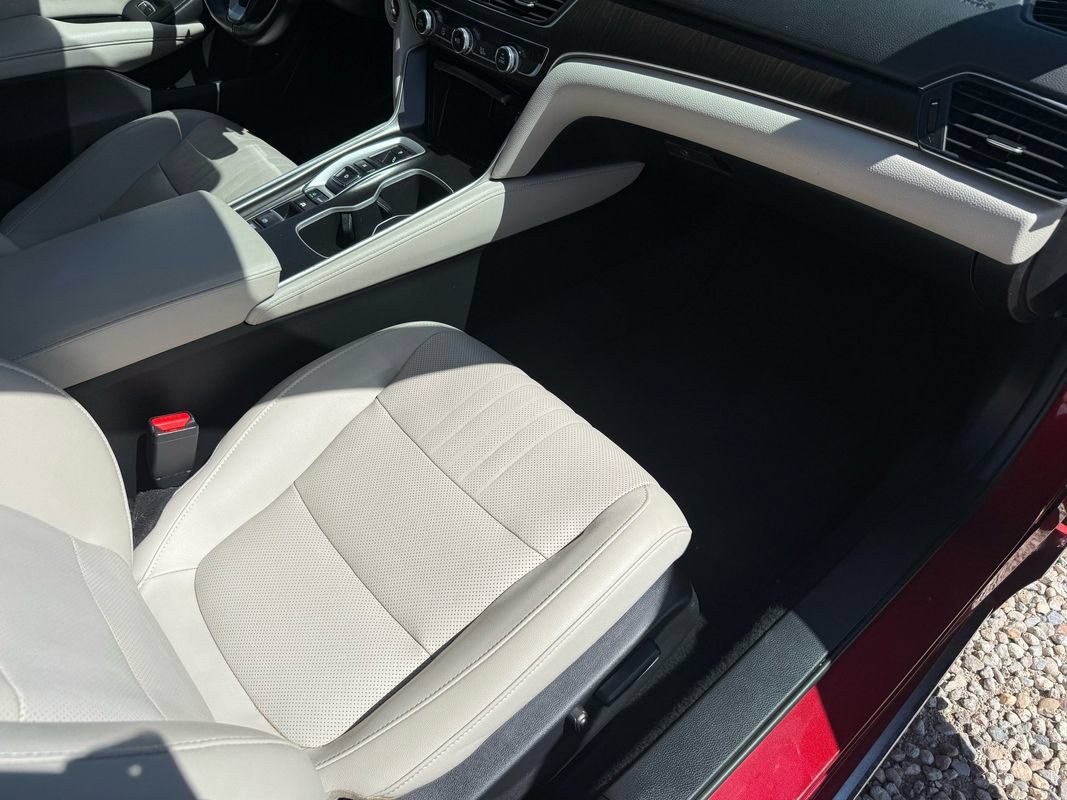 Used 2021 Honda Accord Touring image 16