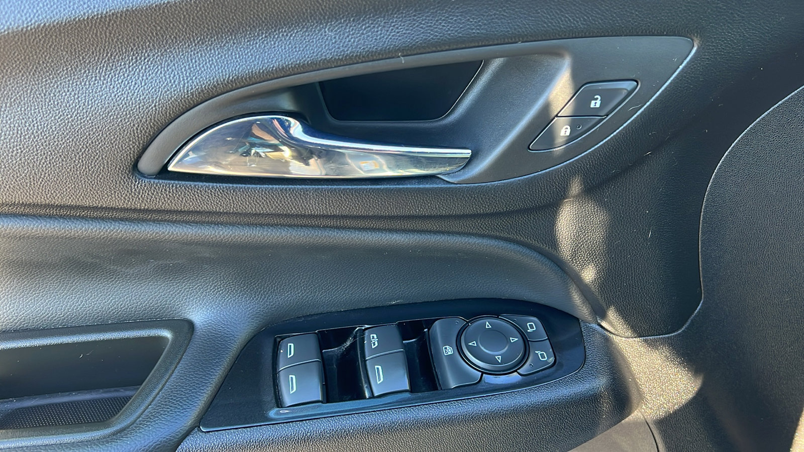 Certified 2024 Chevrolet Equinox Premier image 16