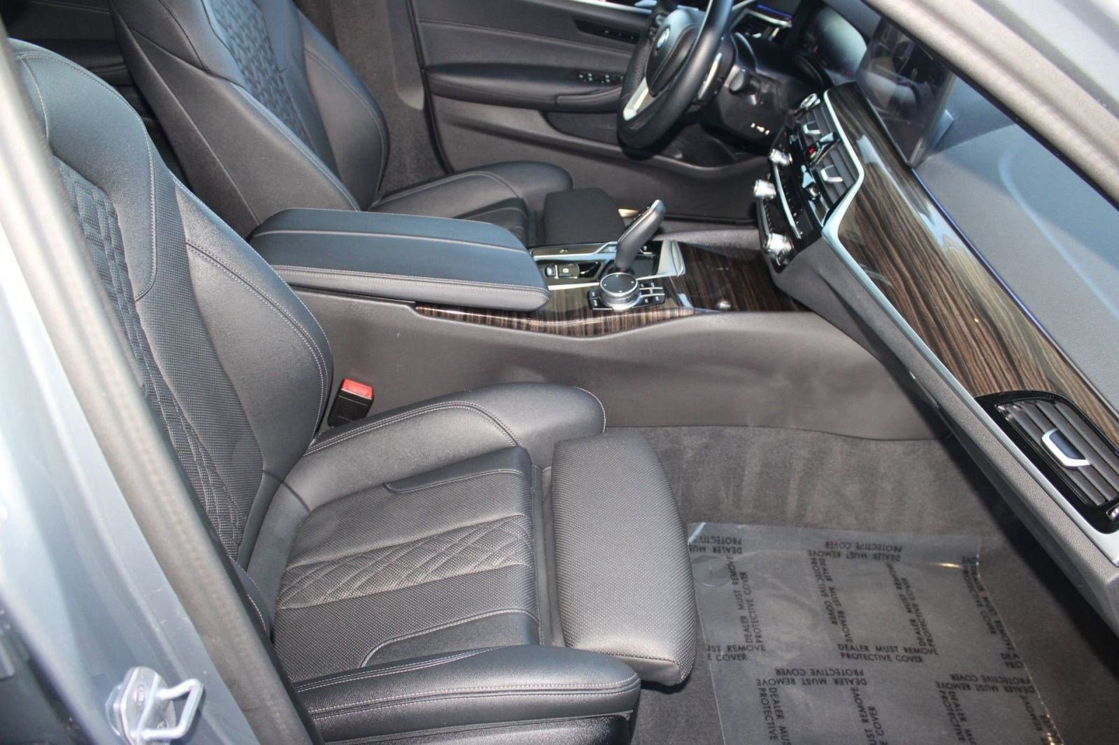 Used 2023 BMW 530i w/ Premium Package image 33