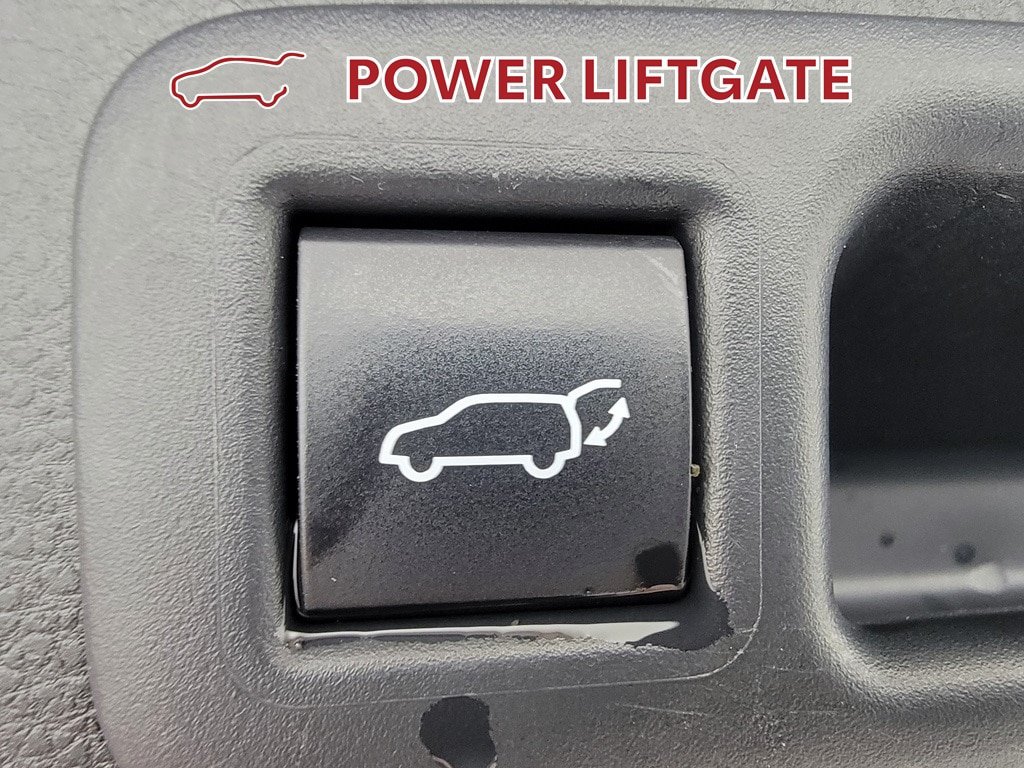 Used 2023 Toyota Highlander XLE AWD/4WD image 31