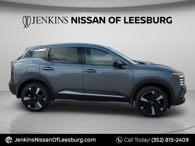New 2026 Nissan Kicks SR w/ Cold Weather Package FWD image 2