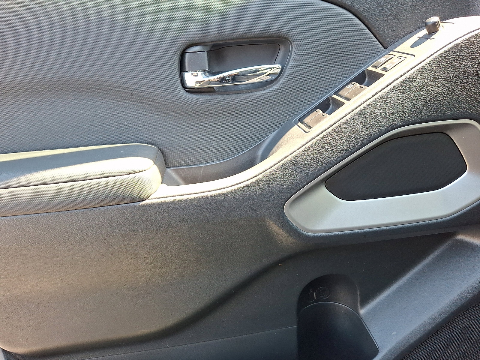 Used 2024 Nissan Frontier SV w/ Technology Package image 12