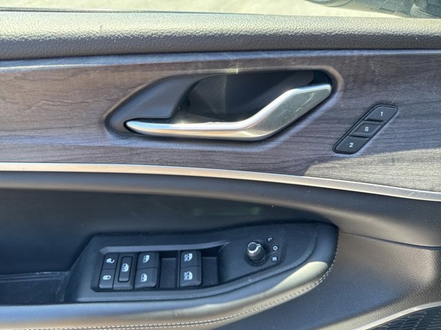 Used 2022 Jeep Grand Cherokee Limited 4xe AWD/4WD image 32