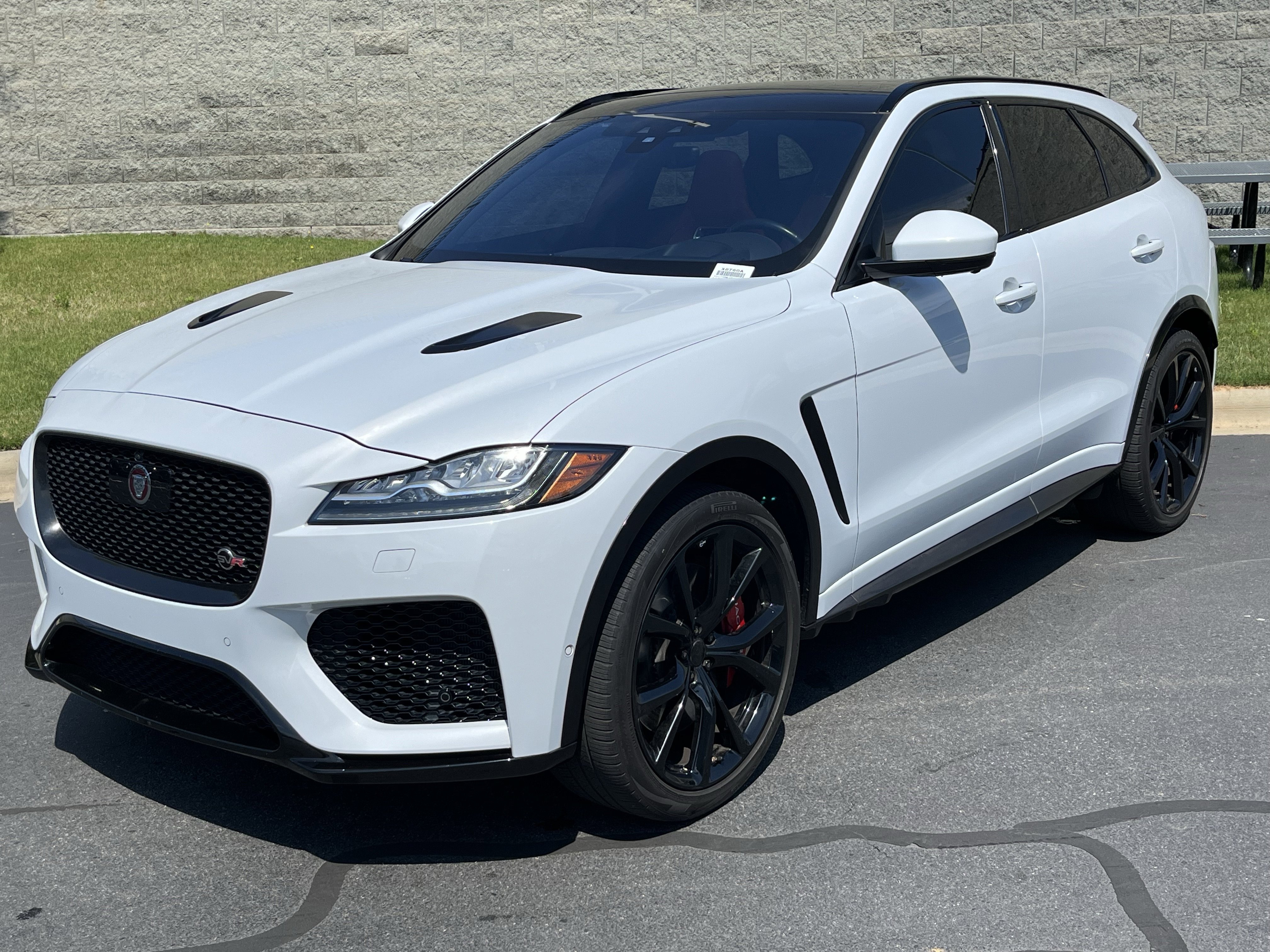 Used 2020 Jaguar F-PACE SVR AWD/4WD image 1