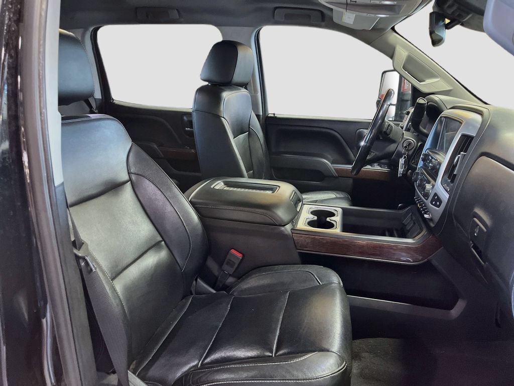 Used 2019 GMC Sierra 3500 SLT w/ Duramax Plus Package AWD/4WD image 28