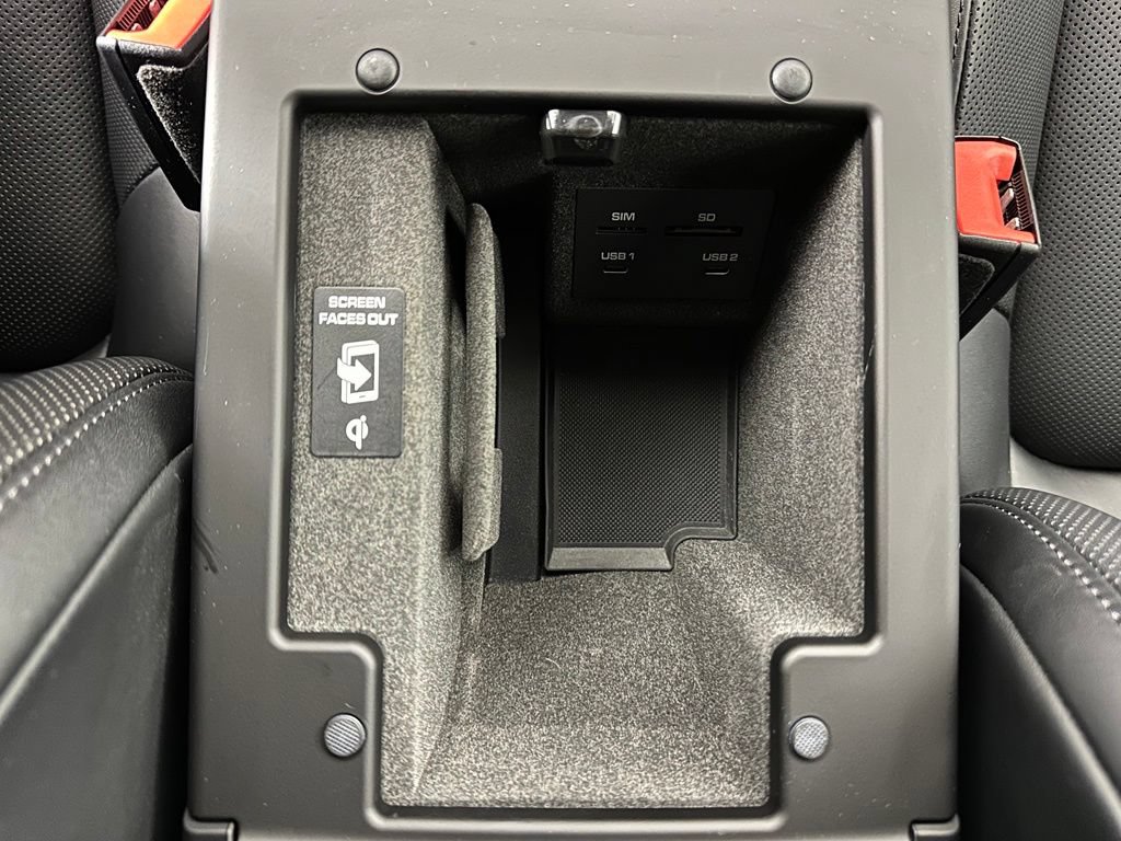 Certified 2025 Porsche Macan w/ Premium Package Plus AWD/4WD image 34