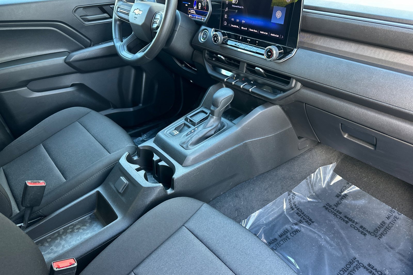 Used 2024 Chevrolet Colorado W/T image 16