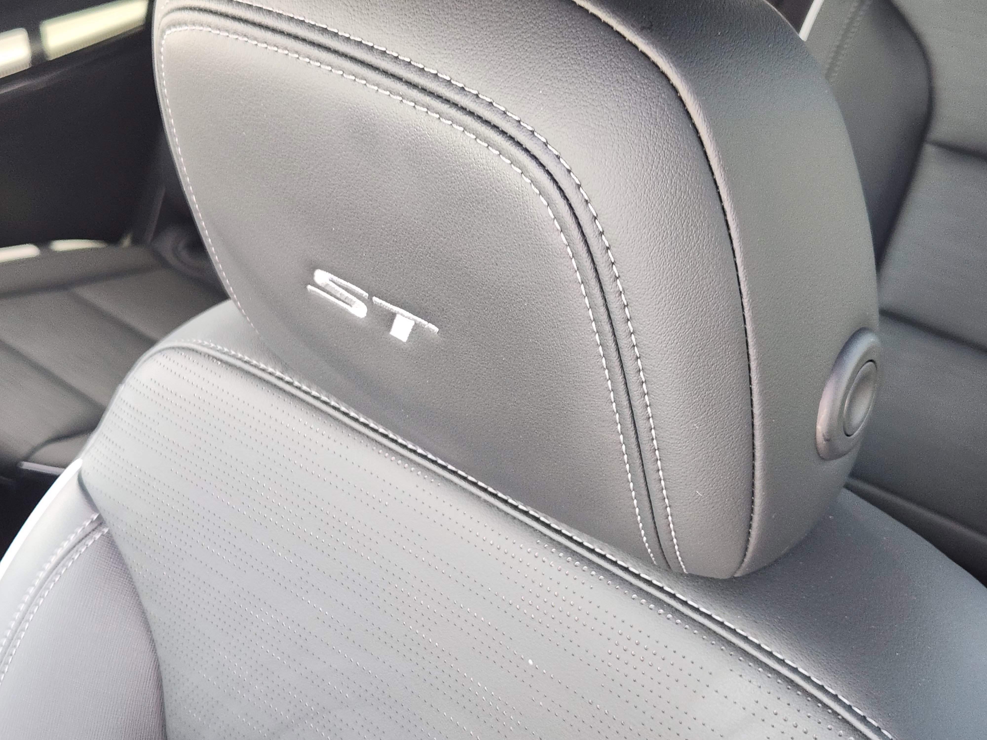 Used 2026 Buick Enclave Sport Touring FWD image 16