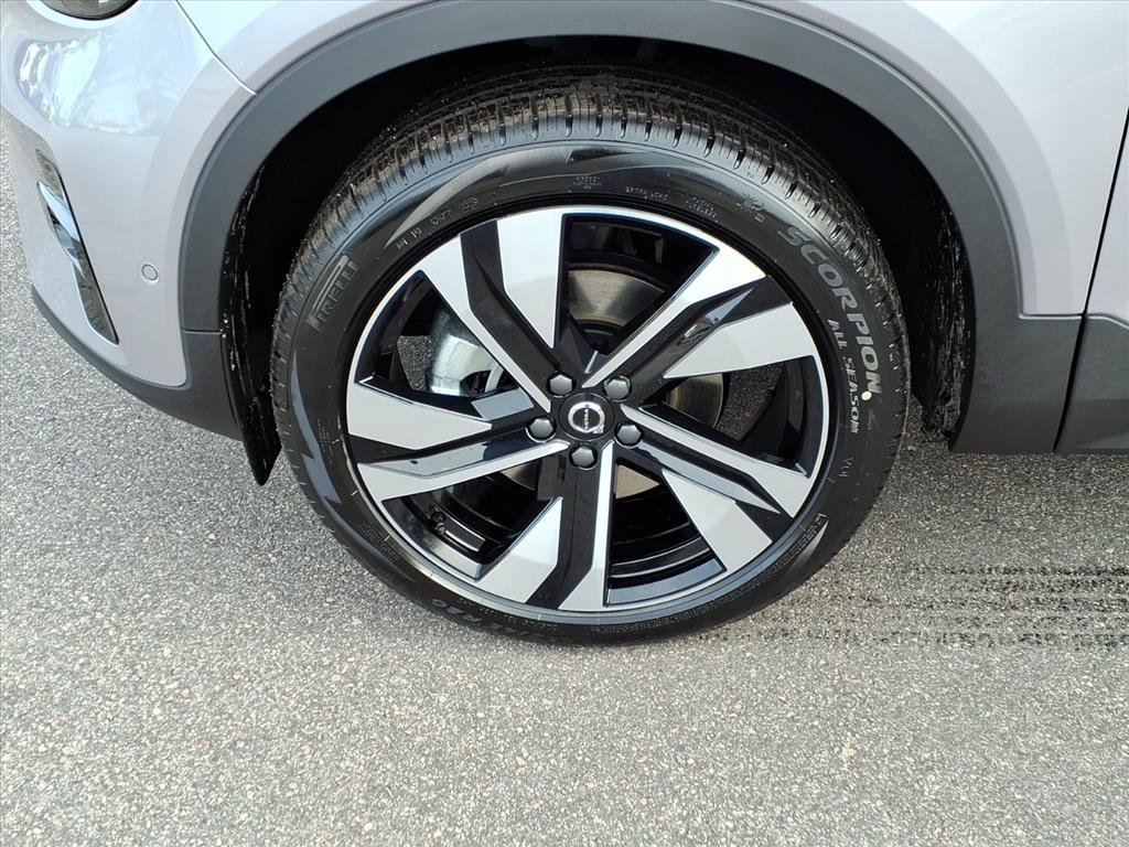 New 2026 Volvo XC40 B5 Ultra w/ Protection Package Premier image 10