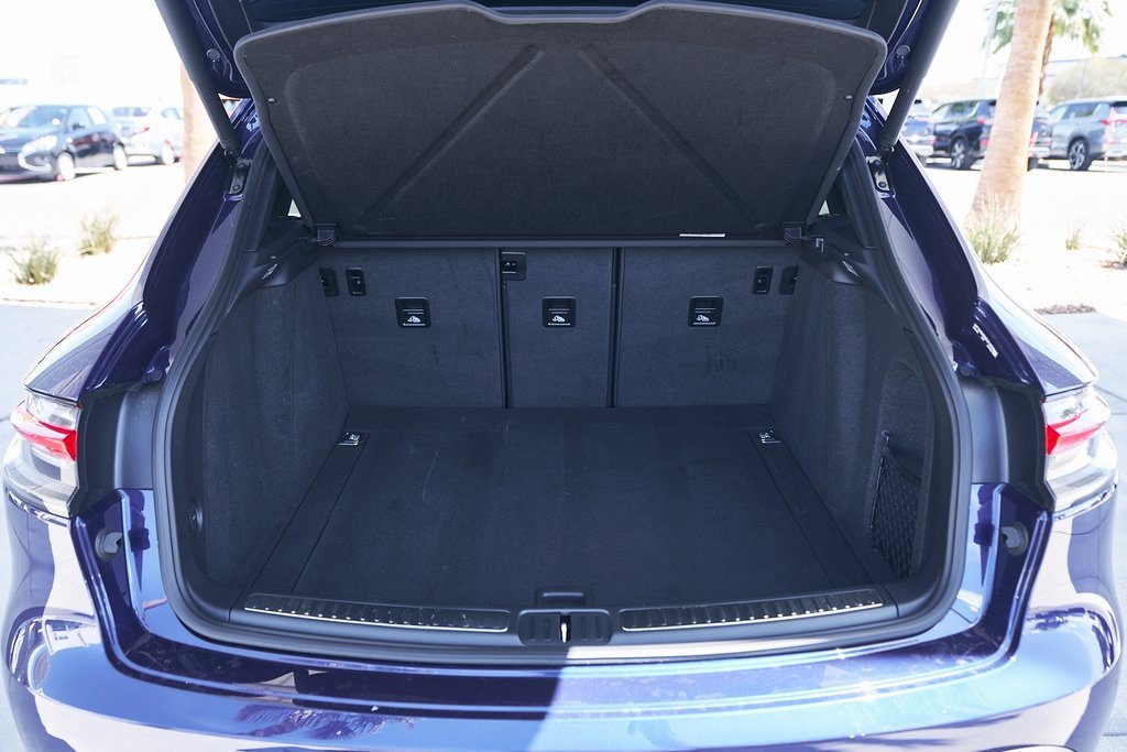 Used 2024 Porsche Macan image 26