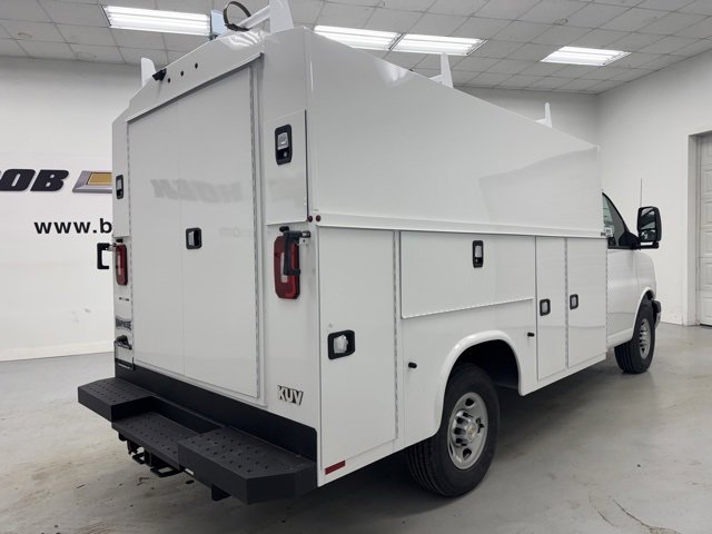 New 2026 Chevrolet Express 3500 w/ Power Convenience Package image 5