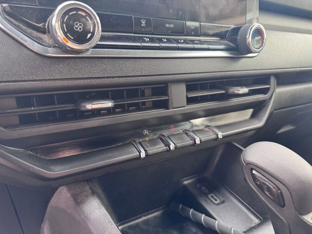 Used 2023 Chevrolet Colorado W/T image 17