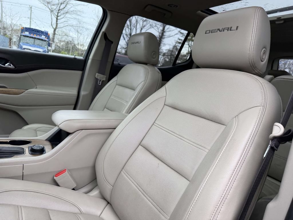 Used 2019 GMC Acadia Denali w/ Technology Package AWD/4WD image 16