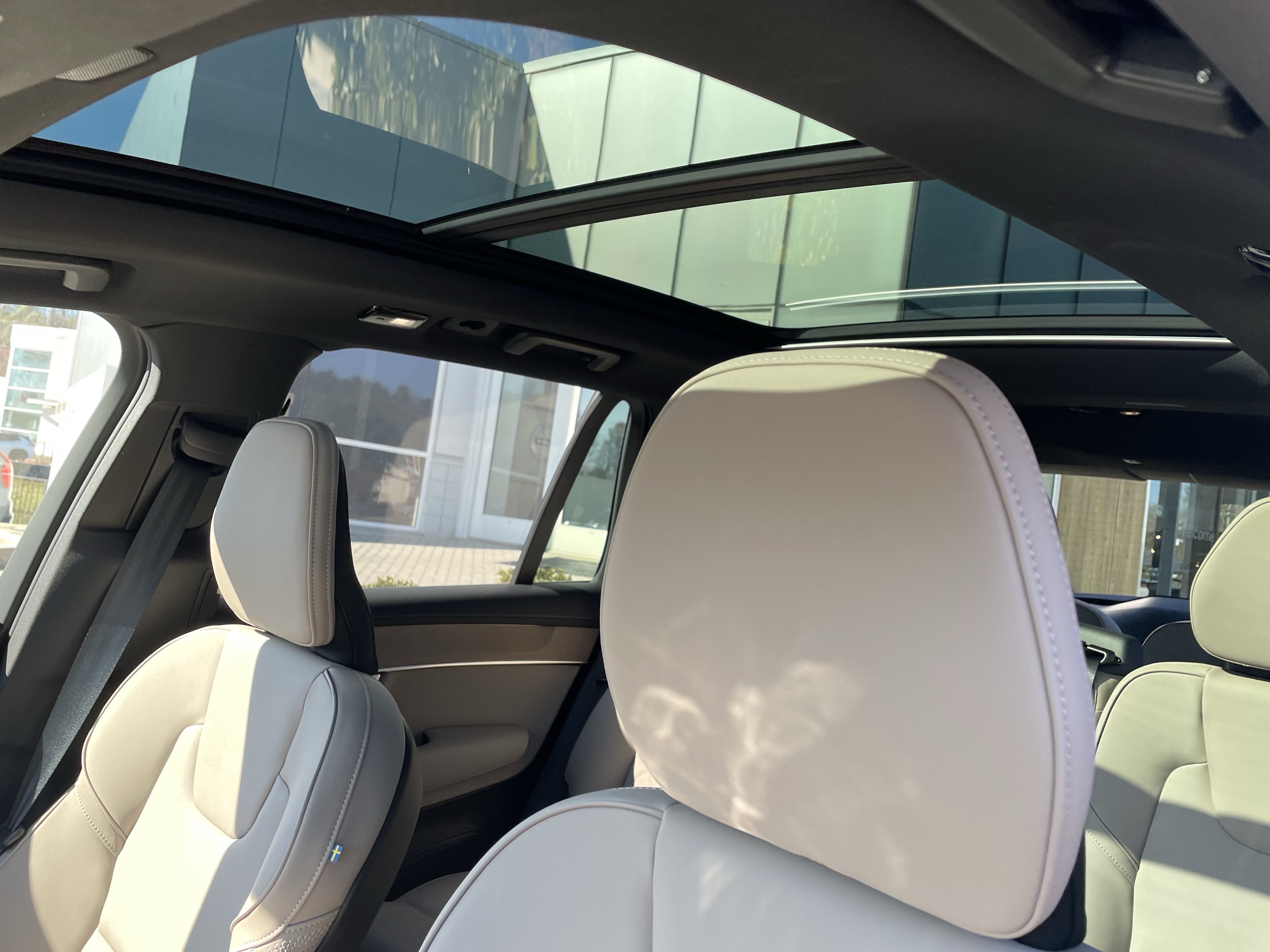 New 2026 Volvo XC90 T8 Plus w/ Protection Package Premier AWD/4WD image 14