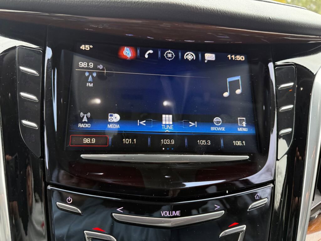 Used 2020 Cadillac Escalade Luxury AWD/4WD image 18