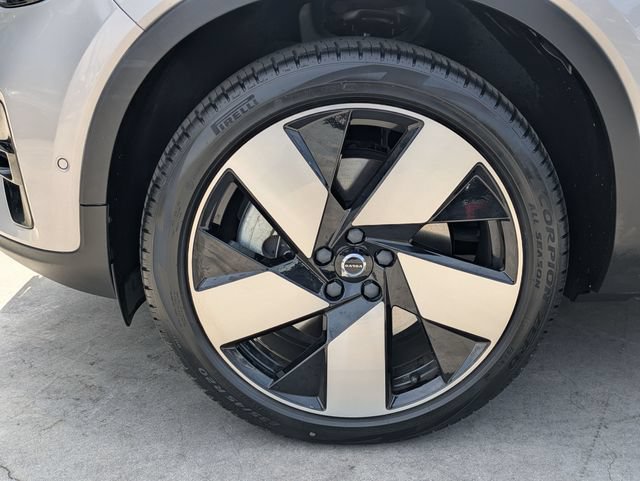 Certified 2023 Volvo XC40 Recharge Ultimate AWD/4WD image 10