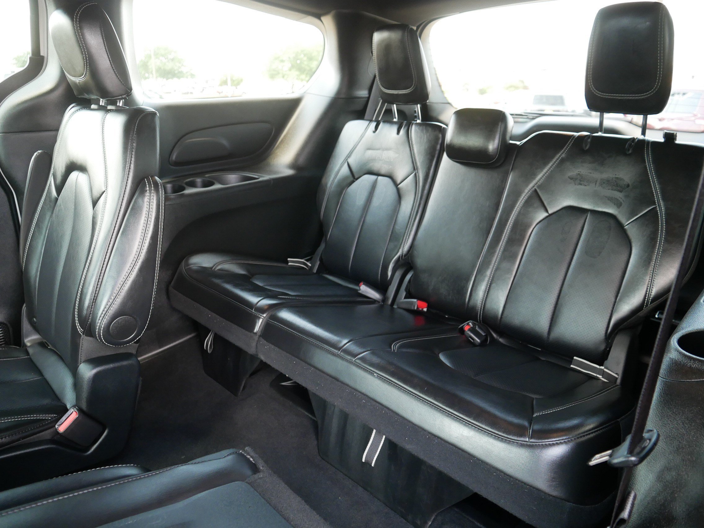 Used 2025 Chrysler Pacifica Select FWD image 34