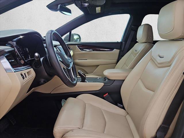 Used 2017 Cadillac XT5 Luxury w/ Driver Awareness Package FWD image 13